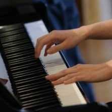 駒込ピアノ教室の弾き語りレッスン