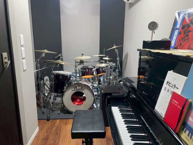 ピアノレッスン室/ピアノサロン自由が丘